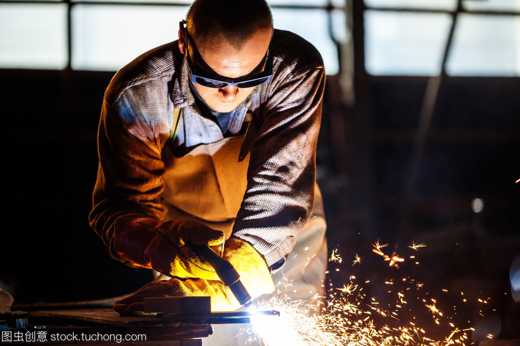 切割金屬與等離子設(shè)備 金屬切割及焊接設(shè)備的綜合應(yīng)用與銷售指南