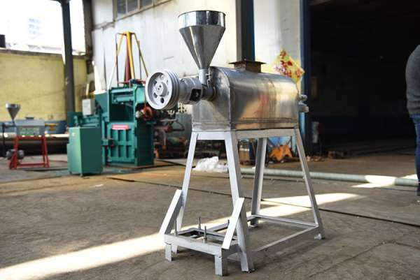 免搓洗粉條機(jī) 操作簡(jiǎn)便可加工粉絲